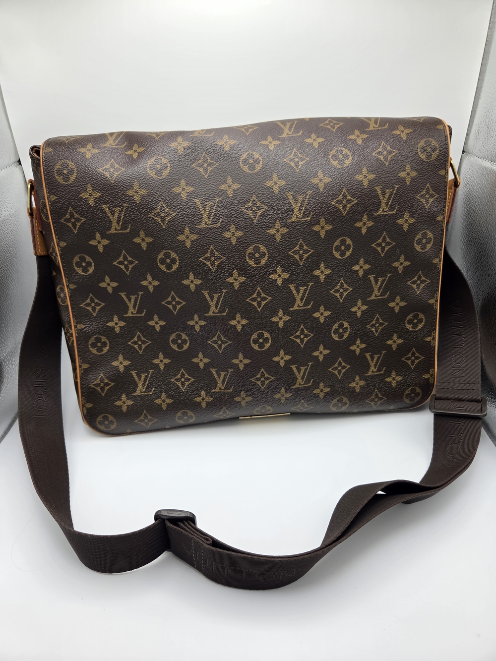 Authentic Louis Vuitton Monogram Canvas Messenger Bag in Brown